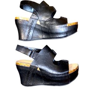 PIERRE DUMAS Wedge Heels EUC